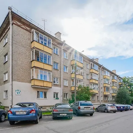 Apartment Apartment by metro Frunzenskaya *